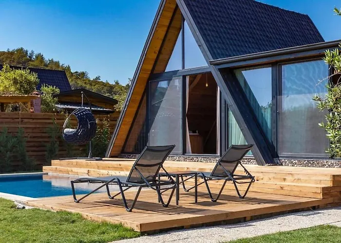 别墅 Zeytin Havuzlu Jakuzili