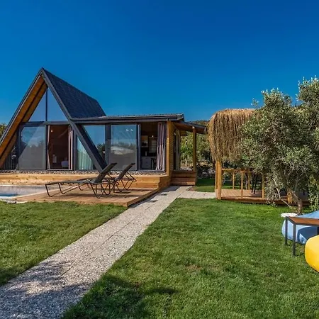 Zeytin Havuzlu Jakuzili Vila Fethiye