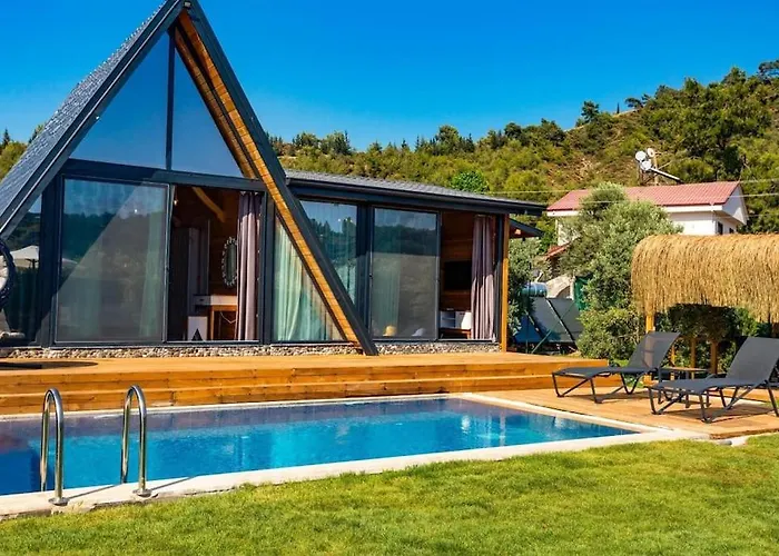 Zeytin Havuzlu Jakuzili Villa